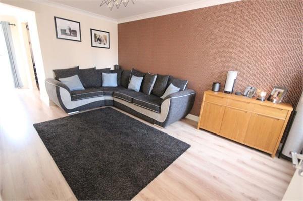 Lounge facing 