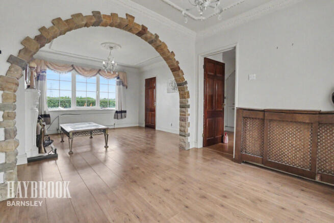 4 bed Semi-Detached for sale Image 7