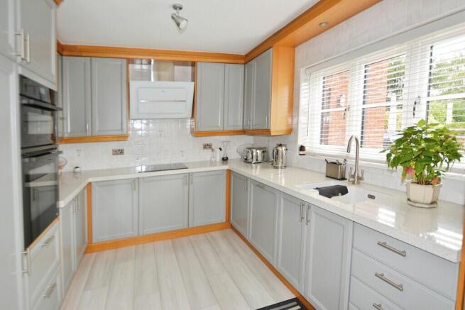 Kitchen (2)