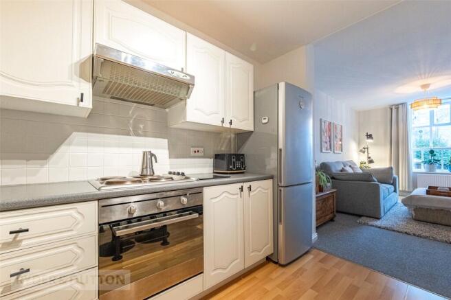 2 bed Apartment for sale Image 6