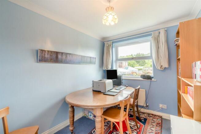 8555412-interior17.jpg
