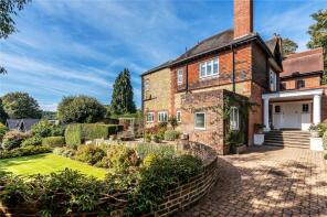 Broadham Manor, Woodhurst Lane, Oxted RH8 9HJ