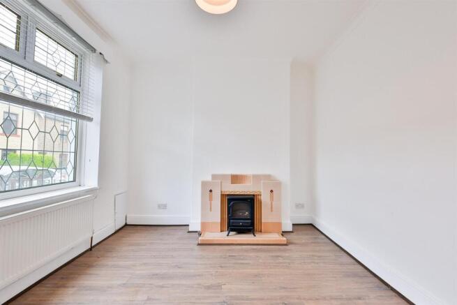 3 bed Terraced to rent Image 4