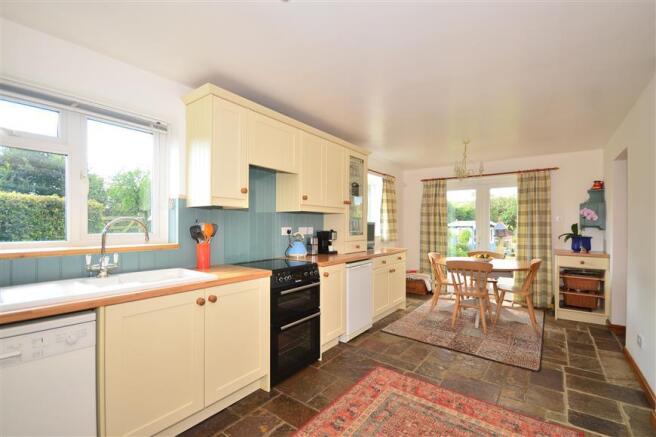 Kitchen/ Breakfast Room
