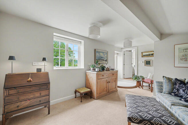 4 bed Detached for sale Image 11