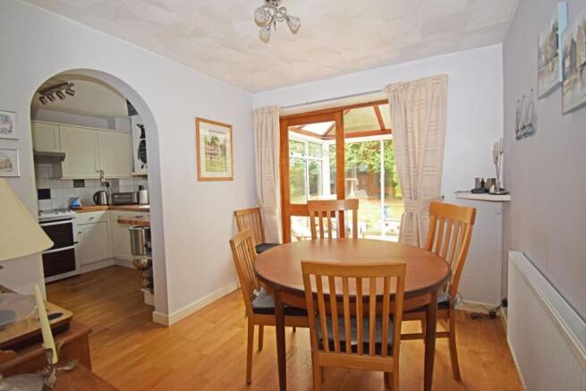 8 Crabtree Close, dining.jpg