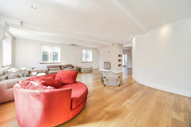 3 bed House for sale Image 11