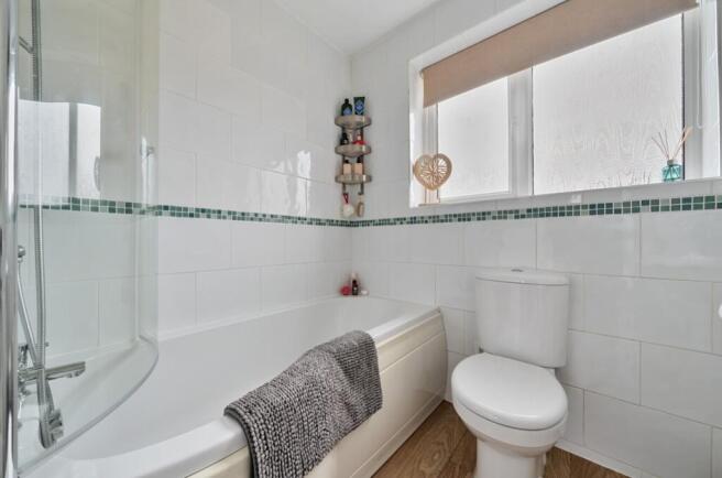 Family Bathroom 