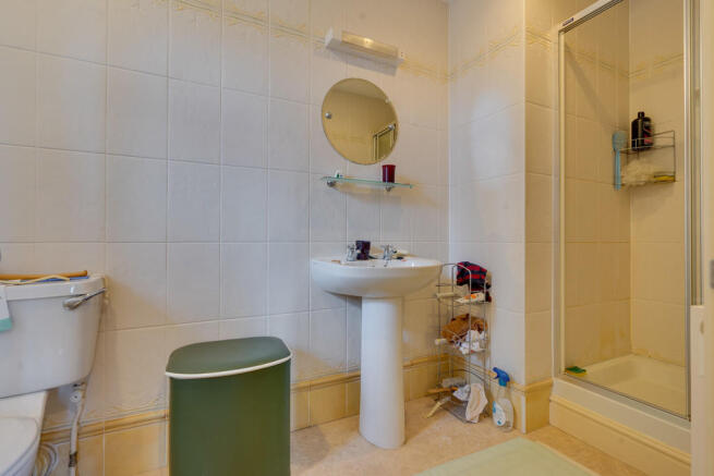 En-suite Shower R...
