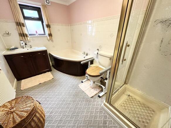 2 bed Terraced Bungalow for sale Image 10