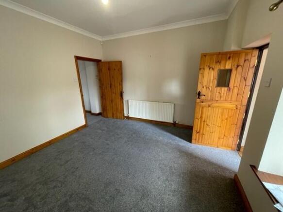 2 bed Town House to rent Image 8