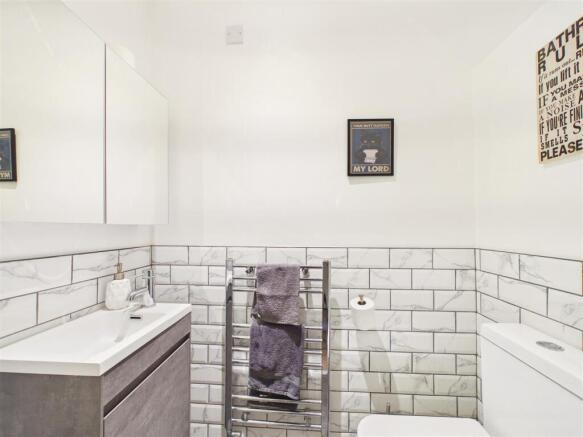 4 bed Detached for sale Image 10