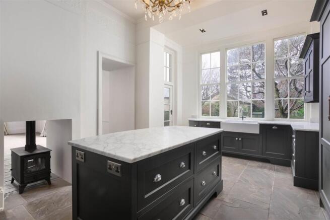 6 bed End of Terrace to rent Image 12