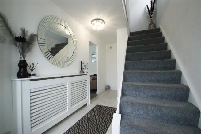 4 bed Detached for sale Image 9