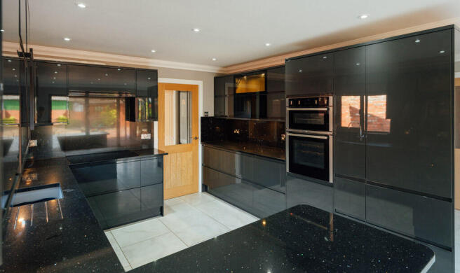Kitchen / Breakfast Room