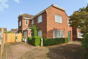 8, Clarendon Road, Scunthorpe DN17 1EP