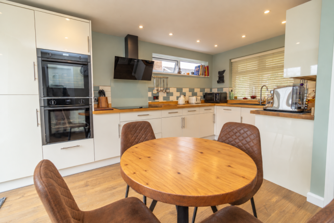Meadow View, Potterspury, Towcester, NN12 7PJ photo 4
