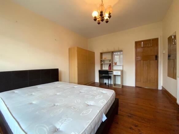 Room GFB1.jpg