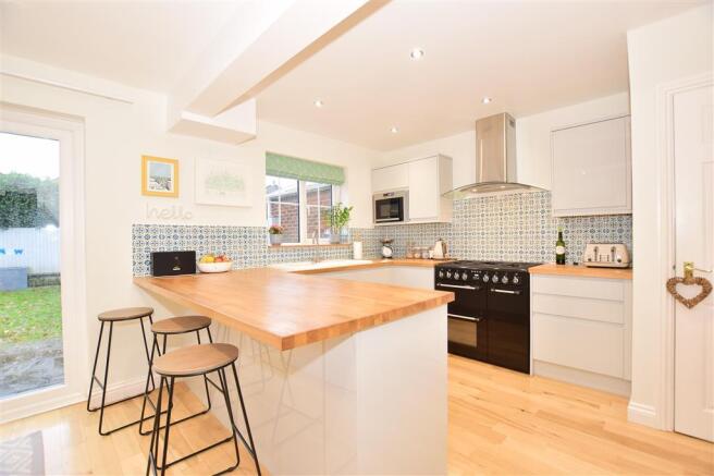 Kitchen/ Breakfast Room