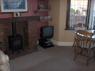 REAR LOUNGE