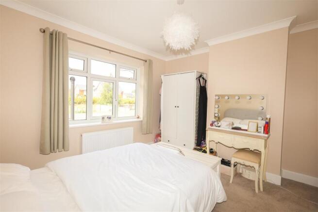2 bed Apartment to rent Image 5