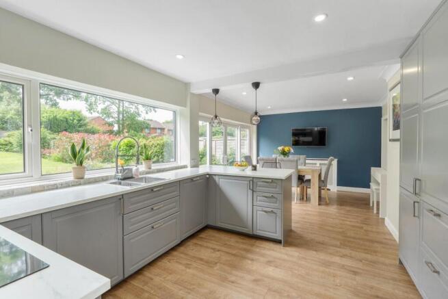 3 bed Semi-Detached for sale Image 9