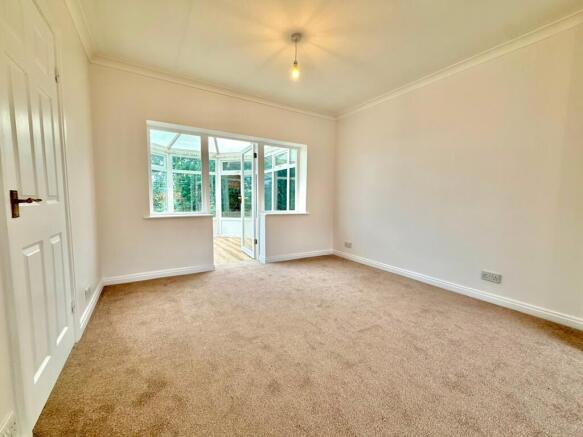 3 bed Semi-Detached to rent Image 5