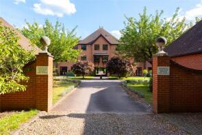 16, Heathlands Court, Wokingham RG40 3AY