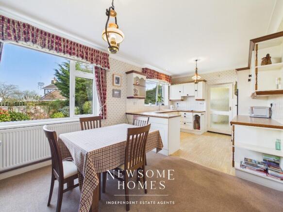 Kitchen/ Dining Room