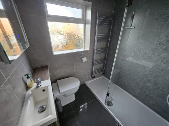 3 bed Not Specified for sale Image 5