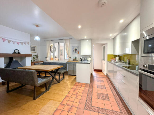 Kitchen Dining (3)