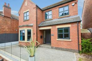 36, High Bank Road, Winshill, Burton-on-trent DE15 0HX
