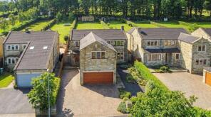 15, Woodside Lodge, Kirkburton, Huddersfield HD8 0PD