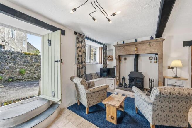 Lounge-Diner and front door.jpg