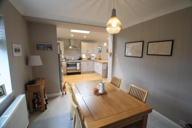 3 bed House to rent Image 5