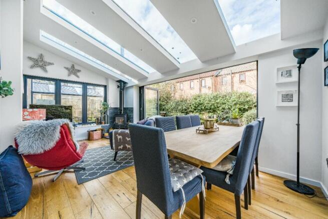 6 bed Detached for sale Image 4