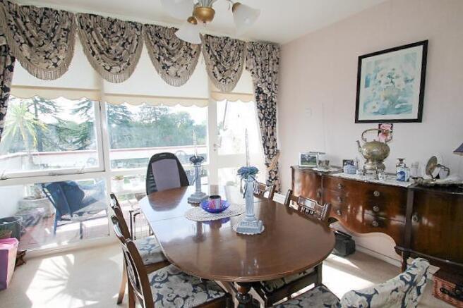 Dining Room/Bedroom 