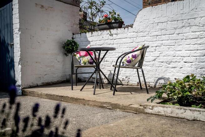 COURTYARD GARDEN