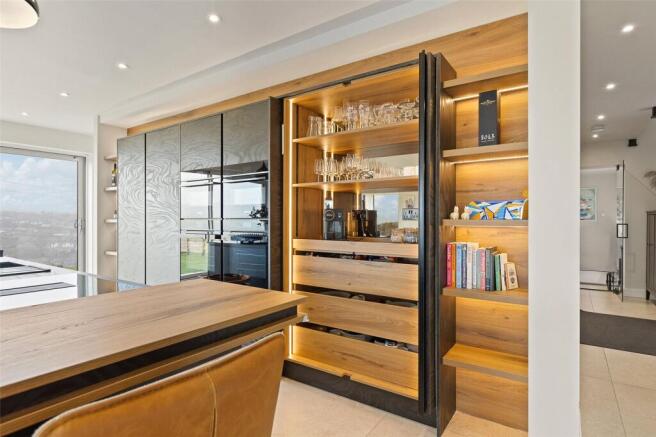4 bed Detached for sale Image 6