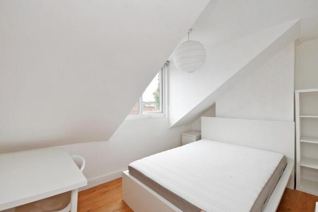 5 bed House to rent Image 8