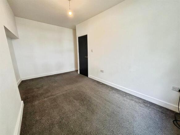 3 bed Terraced for sale Image 7
