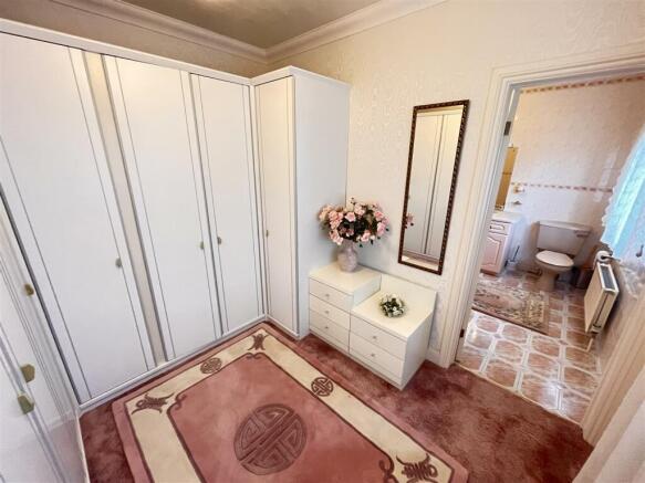 dressing room.JPG