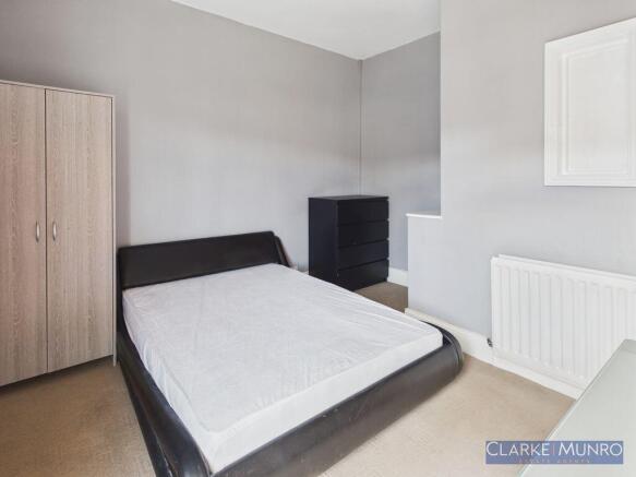 3 bed Terraced for sale Image 12
