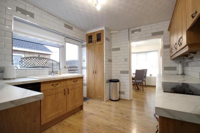 2 bed Detached Bungalow for sale Image 7