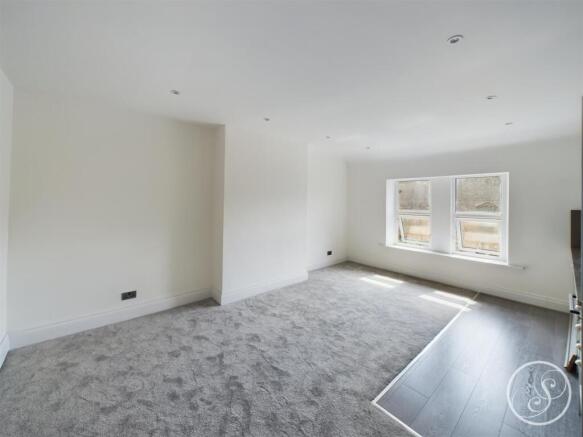 2 bed Flat to rent Image 4