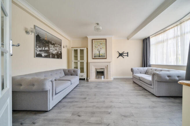 1299078-17-6836f7...