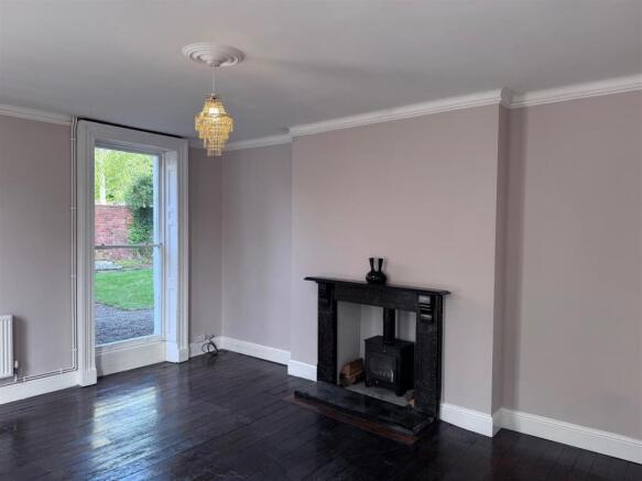 lounge fire place.jpg