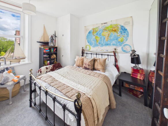 4 bed Terraced for sale Image 11