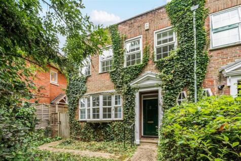 The Farthingales, Maidenhead