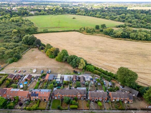 DRONE WITH COMMUNAL FIELD